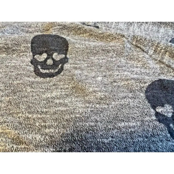 Medium P.J. Salvage Grey Skulls Ultra Soft Pajama Pull Over Sweater Comfy Retro - Picture 5 of 7